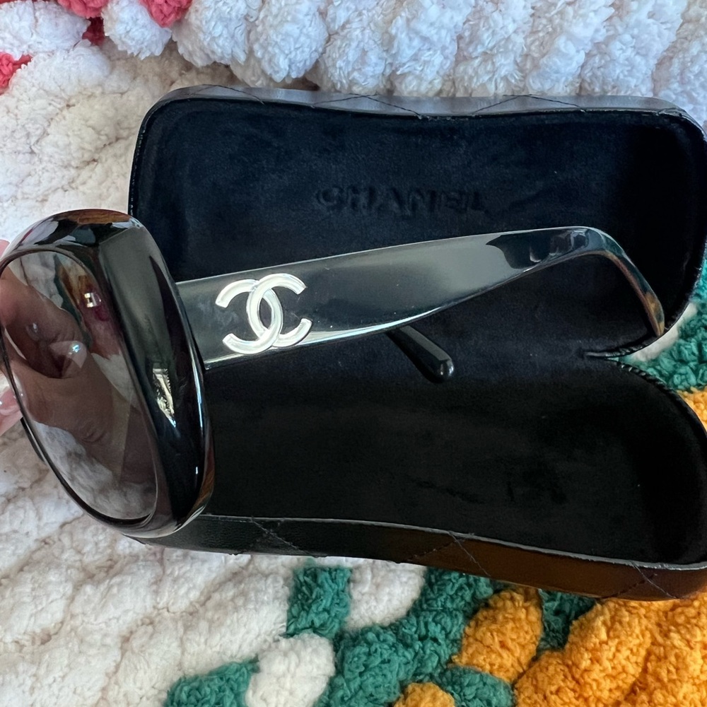 CHANEL Black Quilted Sunglasses w/ Case. (Rx lenses) - Picture 3 of 5